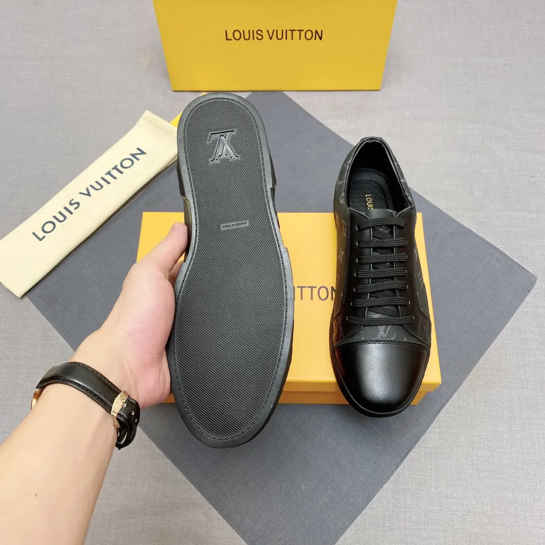 p360 LV men's shoes, casual shoes, sneakers, an international high-end brand, this model is the official classic model, 1:1 quality, made by famous manufacturers, made of Italian cowhide ➕PVC presbyoplasty material, perfect last shape, generous and fashionable design, attracting many consumers, top-grade cowhide inside, made of cowhide: what you want is high quality; dear friends, don't miss to forward the picture, the code number is 38_44 optional, No. 019